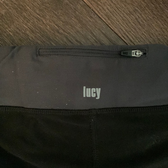 Lucy shorts black size small - Picture 3 of 4